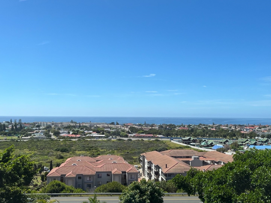 4 Bedroom Property for Sale in Hartenbos Heuwels Western Cape